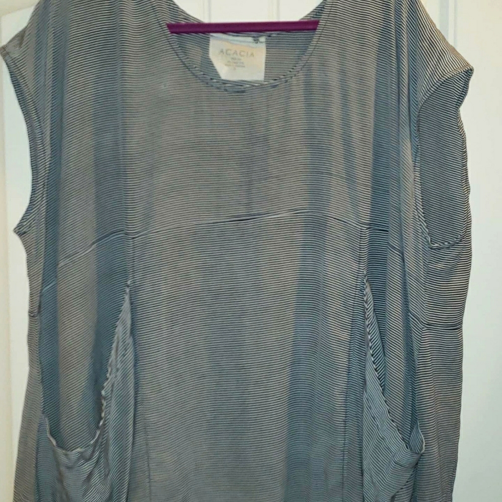 Acacia Mana dress